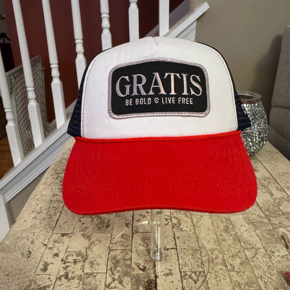 Outsider Gratis Hat